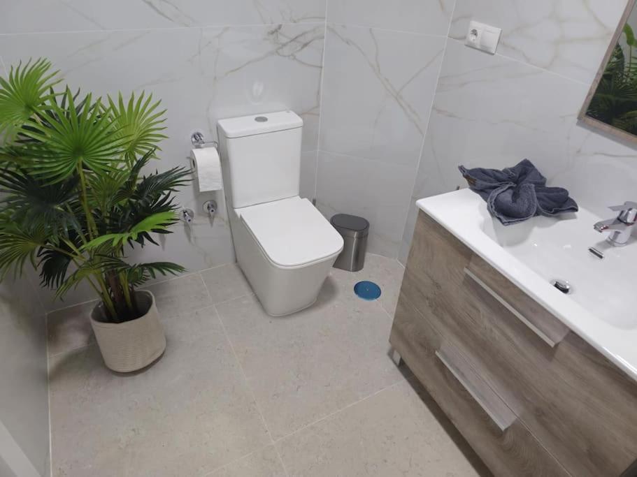 Tao City Center Apartment With Fee Wifi And Air Con By Namaste Elite Torremolinos Exterior foto